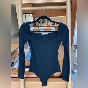 Reformation Gaia Bodysuit in size S, Black